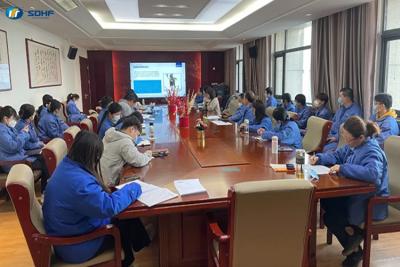 Defense of the first management trainee